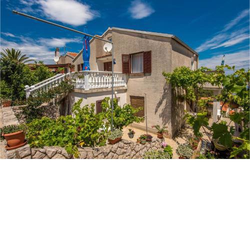 1 Bedroom Amazing Apartment In Mali Losinj