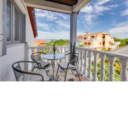 1 Bedroom Amazing Apartment In Marsici