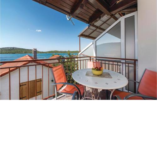 1 Bedroom Amazing Apartment In Pirovac
