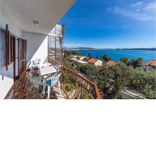 1 Bedroom Amazing Apartment In Seget Donji