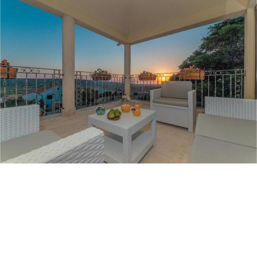 1 Bedroom Awesome Apartment In Kolan