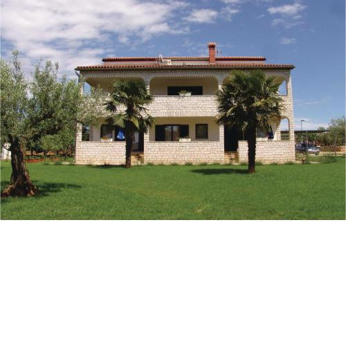 1 Bedroom Awesome Apartment In Porec