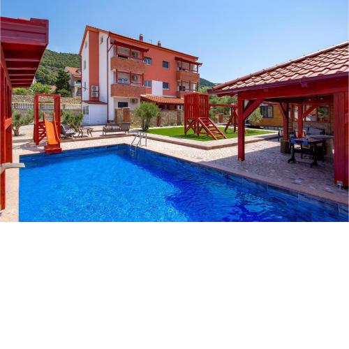 1 Bedroom Beautiful Apartment In Banjol