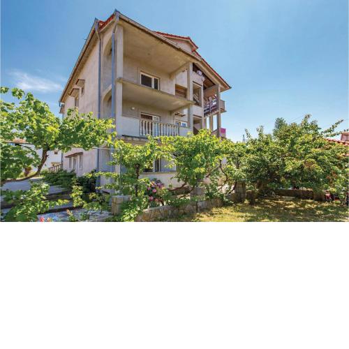 1 Bedroom Beautiful Apartment In Lopar