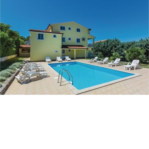 1 Bedroom Beautiful Apartment In Porec