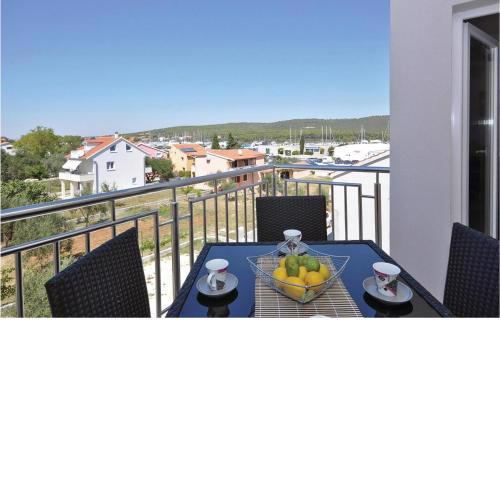 1 Bedroom Cozy Apartment In Bibinje