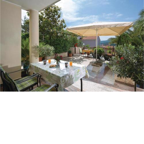 1 Bedroom Cozy Apartment In Rabac