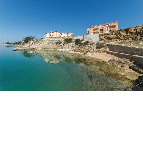 1 Bedroom Cozy Apartment In Vlasici