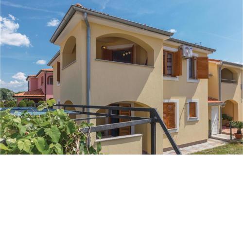 1 Bedroom Gorgeous Apartment In Fazana