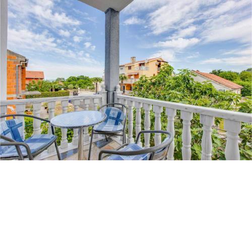 1 Bedroom Gorgeous Apartment In Marsici