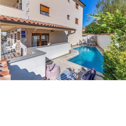 1 Bedroom Gorgeous Apartment In Medulin
