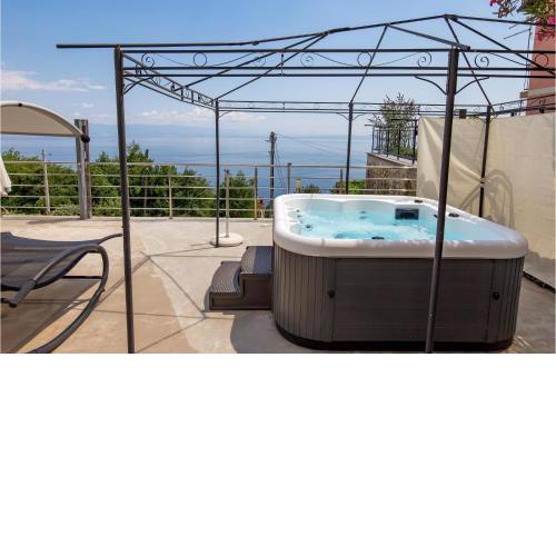 1 Bedroom Gorgeous Apartment In Moscenicka Draga