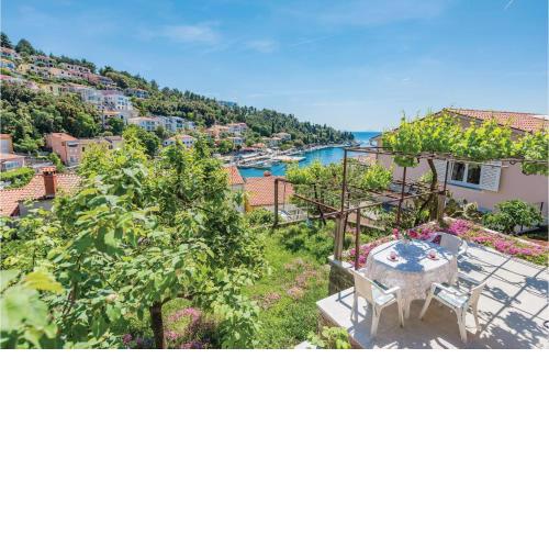 1 Bedroom Lovely Apartment In Rabac