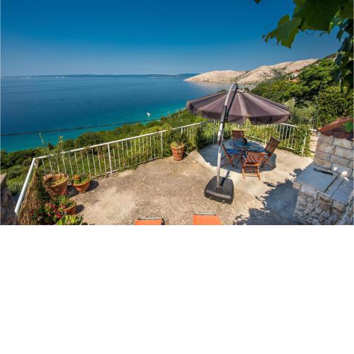1 Bedroom Lovely Apartment In Stara Baska