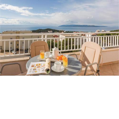 1 Bedroom Nice Apartment In Makarska