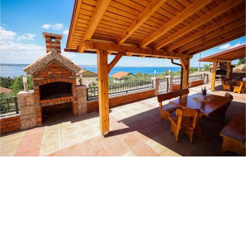 1 Bedroom Nice Apartment In Starigrad
