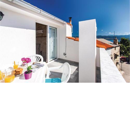 1 Bedroom Nice Apartment In Vrbnik
