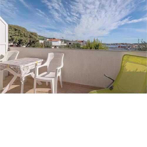 1 Bedroom Stunning Apartment In Ostricka Luka