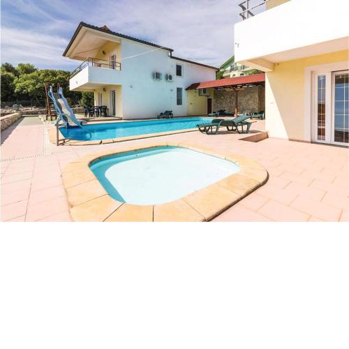 2 Bedroom Amazing Apartment In Labin