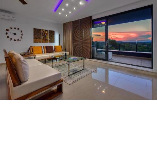 2 Bedroom Amazing Apartment In Liznjan