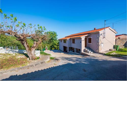 2 Bedroom Amazing Home In Rakotule