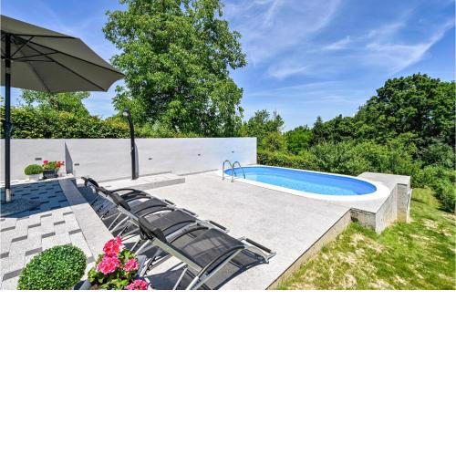 2 Bedroom Amazing Home In Seketin