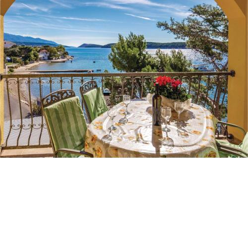 2 Bedroom Awesome Apartment In Banjol