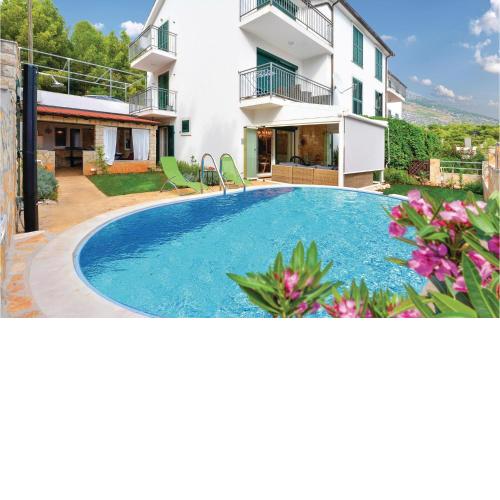 2 Bedroom Awesome Apartment In Ivan Dolac