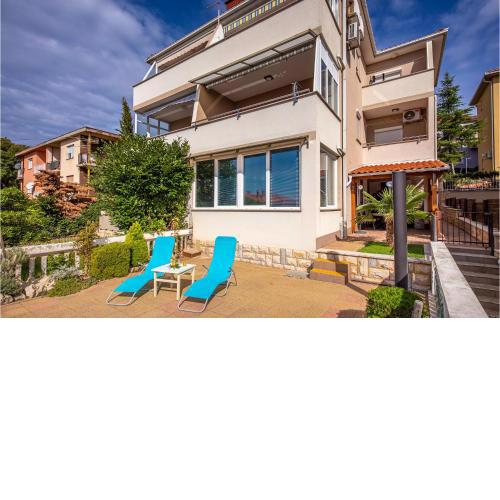 2 Bedroom Awesome Apartment In Novi Vinodolski