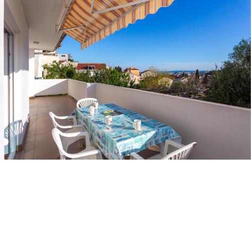2 Bedroom Awesome Apartment In Rab