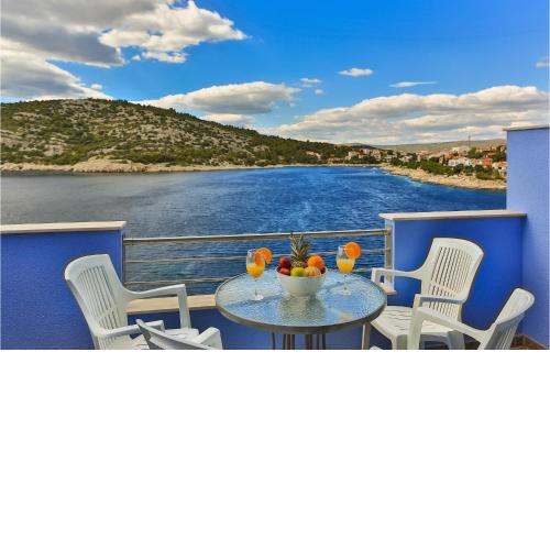 2 Bedroom Awesome Apartment In Razanj
