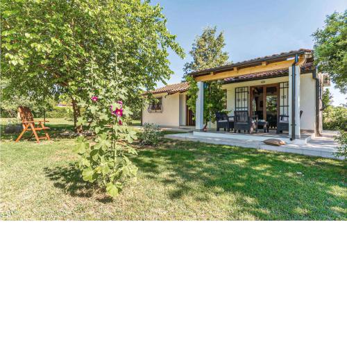 2 Bedroom Awesome Home In Loborika