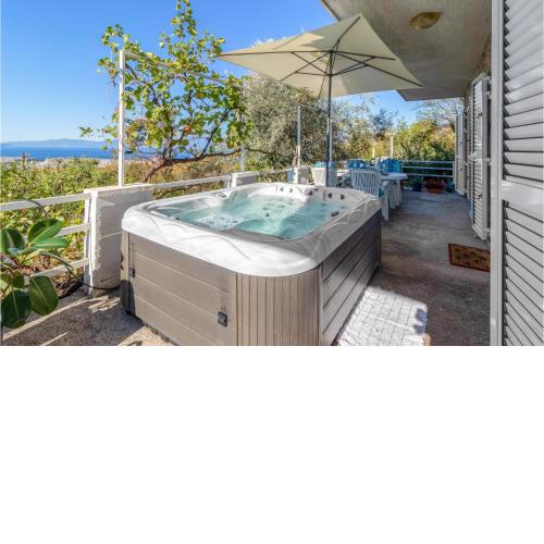 2 Bedroom Awesome Home In Smrika