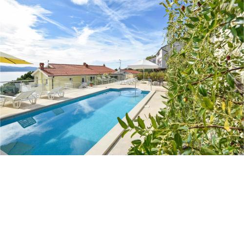 2 Bedroom Beautiful Apartment In Lokva Rogoznica