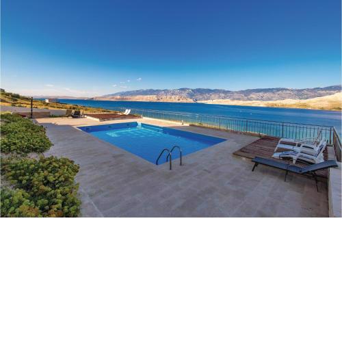 2 Bedroom Beautiful Apartment In Pag