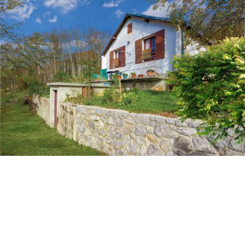 2 Bedroom Beautiful Apartment In Stolac