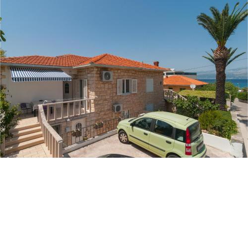 2 Bedroom Beautiful Apartment In Supetar