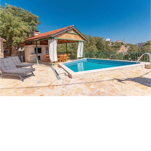 2 Bedroom Beautiful Home In Milinkovica
