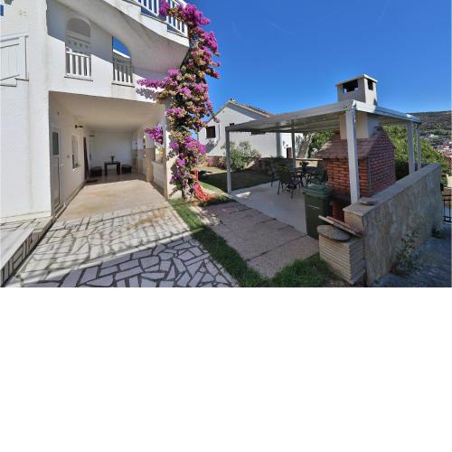 2 Bedroom Cozy Apartment In Marina