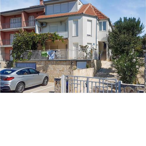 2 Bedroom Cozy Apartment In Novi Vinodolski