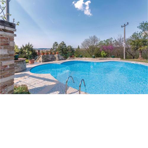 2 Bedroom Cozy Apartment In Veli Jezenj