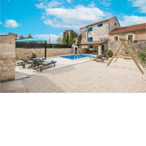 2 Bedroom Cozy Home In Visnjan