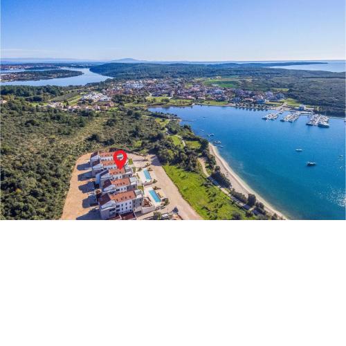 2 Bedroom Gorgeous Apartment In Banjole