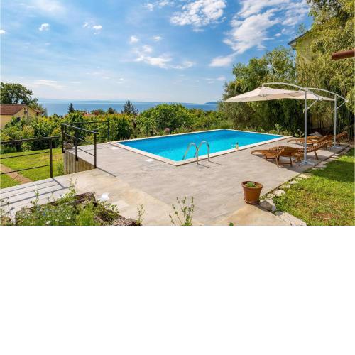 2 Bedroom Gorgeous Apartment In Lovran