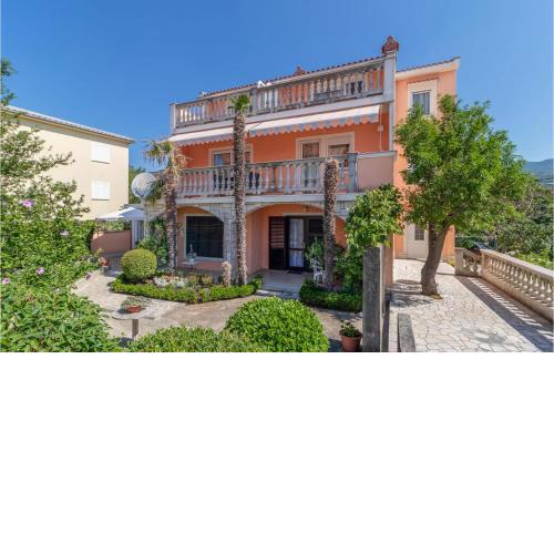 2 Bedroom Gorgeous Apartment In Novi Vinodolski