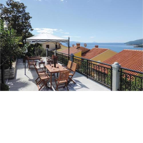 2 Bedroom Gorgeous Apartment In Rabac