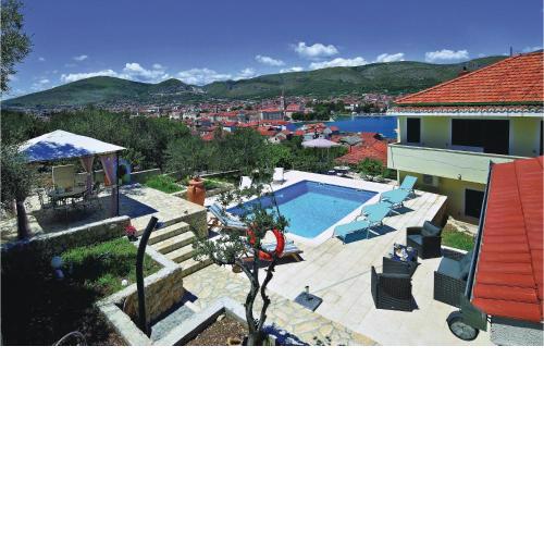 2 Bedroom Gorgeous Apartment In Trogir