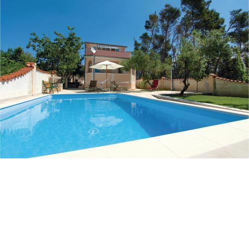 2 Bedroom Gorgeous Home In Banjol