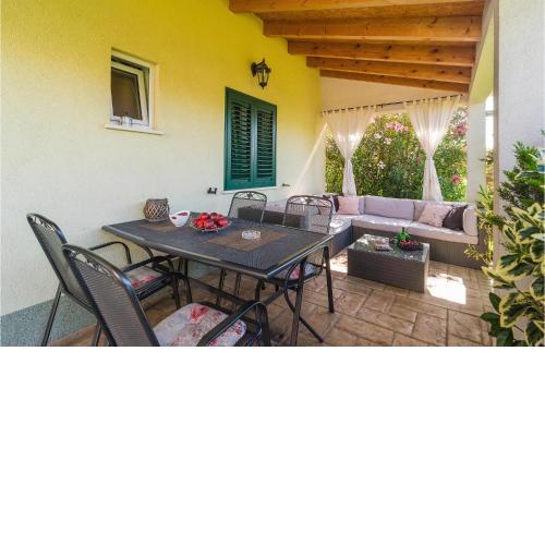 2 Bedroom Gorgeous Home In Split