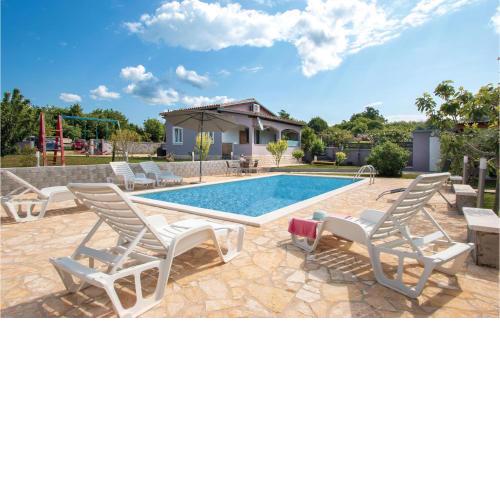2 Bedroom Gorgeous Home In Valtura